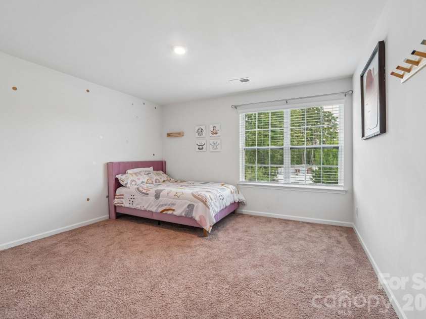 7105 Pennyroyal Way, Charlotte, NC 28216.  MLS# CAR4426419, YatesRealty ID 53454. 