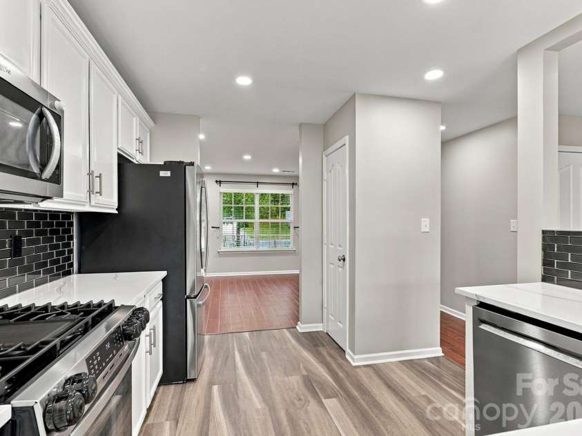 2204 Reid Pointe Avenue, Indian Land, SC 29707.  MLS# CAR4427335, YatesRealty ID 53455. Kitchen