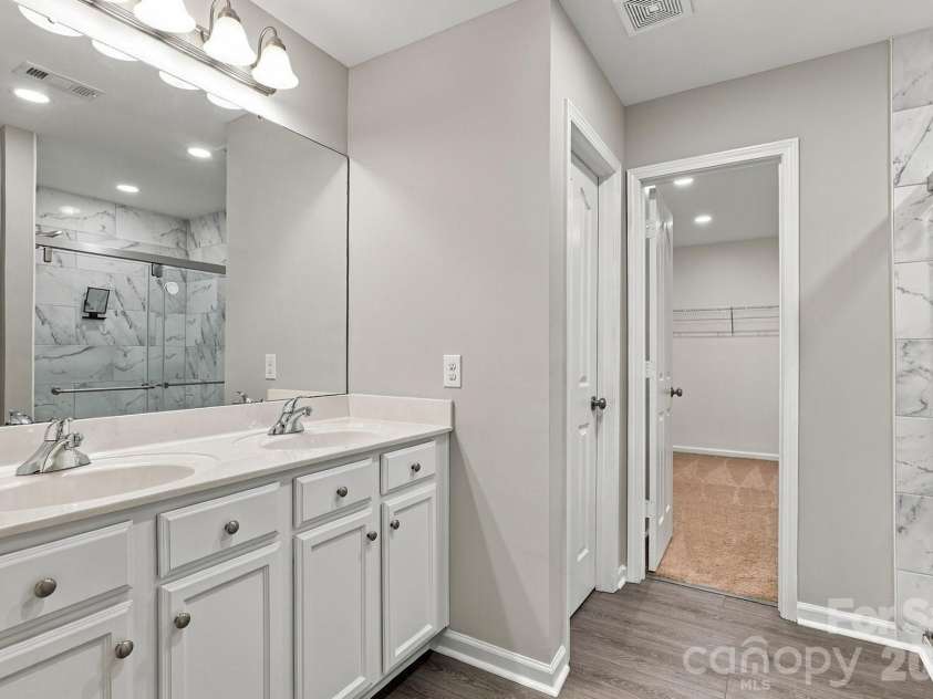 2204 Reid Pointe Avenue, Indian Land, SC 29707.  MLS# CAR4427335, YatesRealty ID 53455. Primary Bath