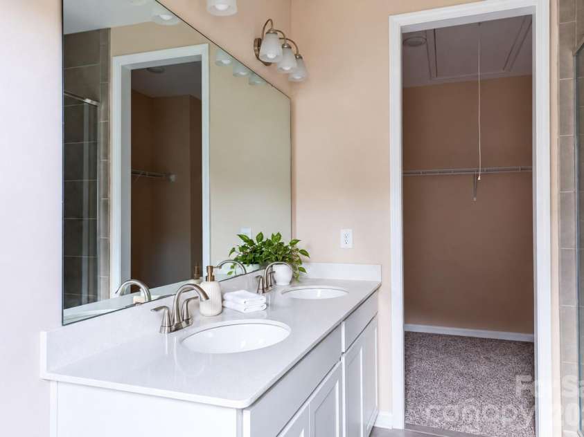 9309 Widden Way, Charlotte, NC 28269.  MLS# CAR4427368, YatesRealty ID 53457. 