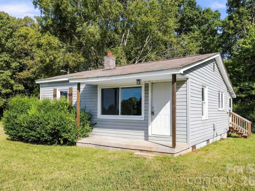 3732 Jenkins Road, Clover, SC 29710.  MLS# CAR4428049, YatesRealty ID 53460. 