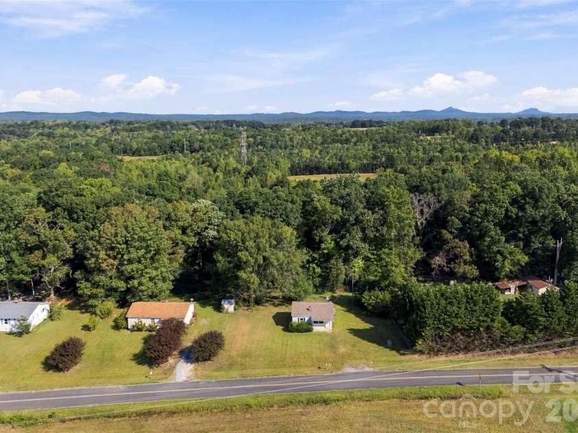 3732 Jenkins Road, Clover, SC 29710.  MLS# CAR4428049, YatesRealty ID 53460. 