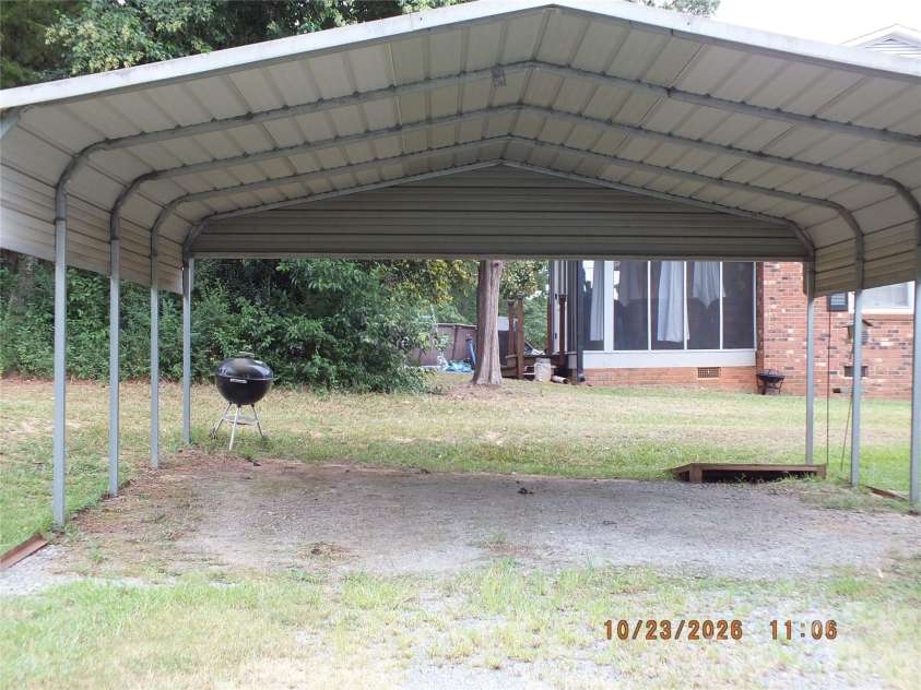 1104 Crestfield Drive, Lancaster, SC 29720.  MLS# CAR4427581, YatesRealty ID 53462. 