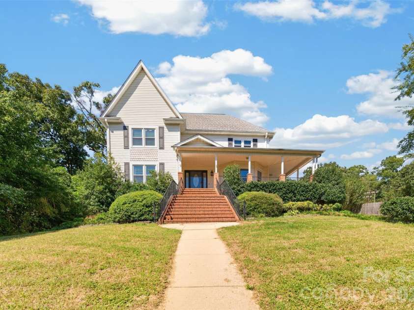 1058 13th Avenue Place, Hickory, NC 28601.  MLS# CAR4429107, YatesRealty ID 53463. 