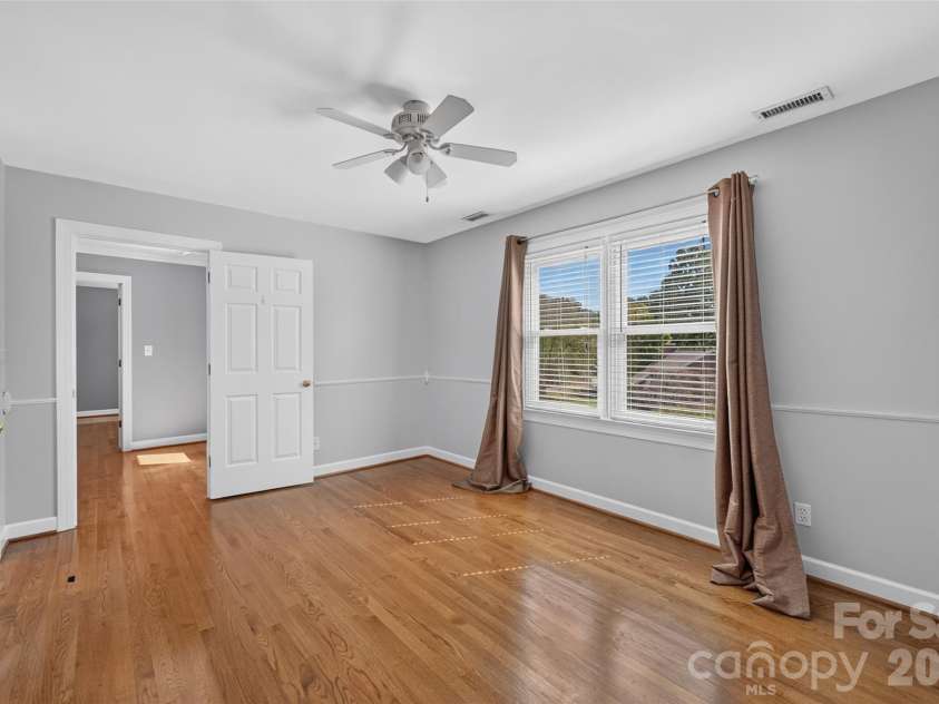 1058 13th Avenue Place, Hickory, NC 28601.  MLS# CAR4429107, YatesRealty ID 53463. Bedroom 3