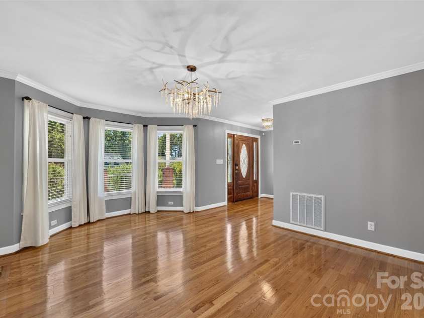 1058 13th Avenue Place, Hickory, NC 28601.  MLS# CAR4429107, YatesRealty ID 53463. Entrance