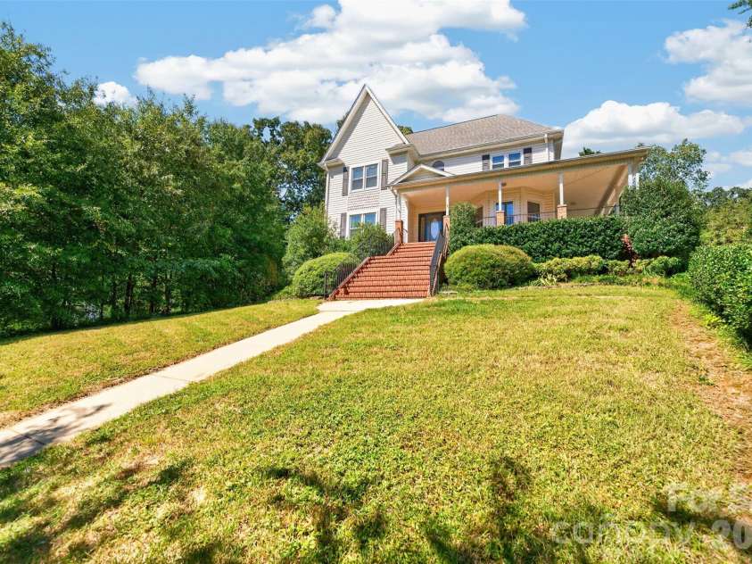 1058 13th Avenue Place, Hickory, NC 28601.  MLS# CAR4429107, YatesRealty ID 53463. Right View