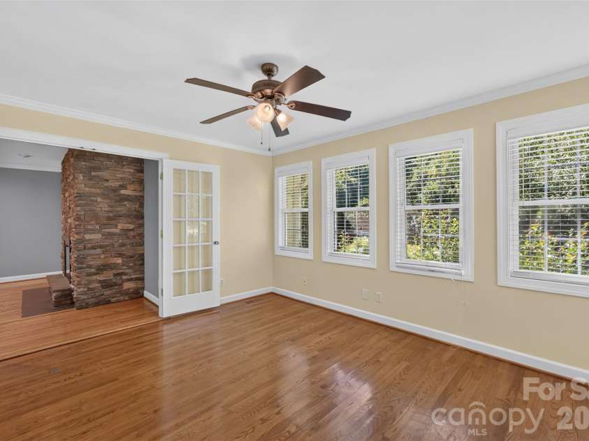 1058 13th Avenue Place, Hickory, NC 28601.  MLS# CAR4429107, YatesRealty ID 53463. Sunroom
