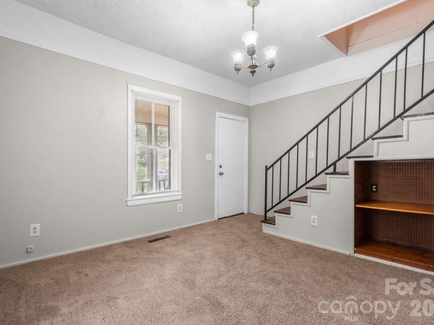 1847 2nd Avenue, Hickory, NC 28602.  MLS# CAR4428691, YatesRealty ID 53467. 