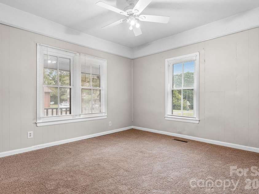 1847 2nd Avenue, Hickory, NC 28602.  MLS# CAR4428691, YatesRealty ID 53467. 