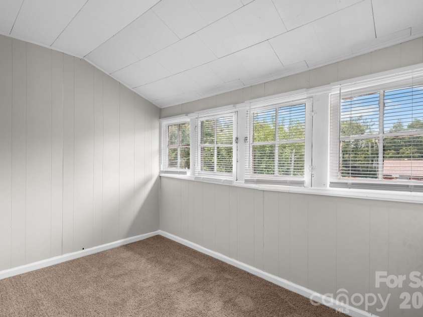 1847 2nd Avenue, Hickory, NC 28602.  MLS# CAR4428691, YatesRealty ID 53467. 