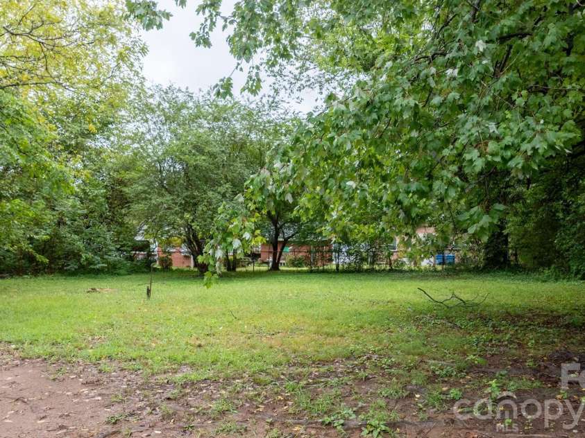 1847 2nd Avenue, Hickory, NC 28602.  MLS# CAR4428691, YatesRealty ID 53467. 