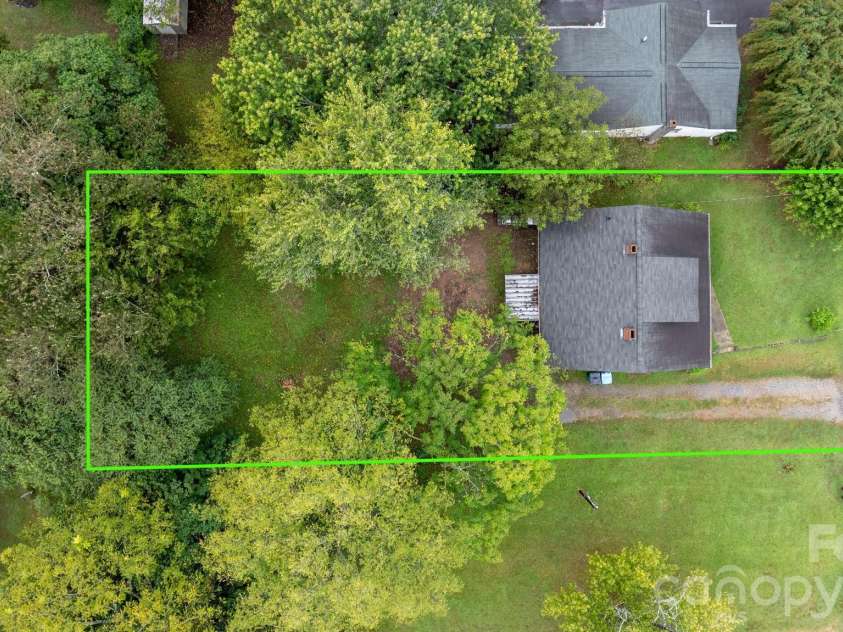 1847 2nd Avenue, Hickory, NC 28602.  MLS# CAR4428691, YatesRealty ID 53467. 