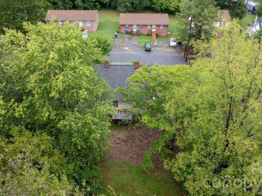 1847 2nd Avenue, Hickory, NC 28602.  MLS# CAR4428691, YatesRealty ID 53467. 