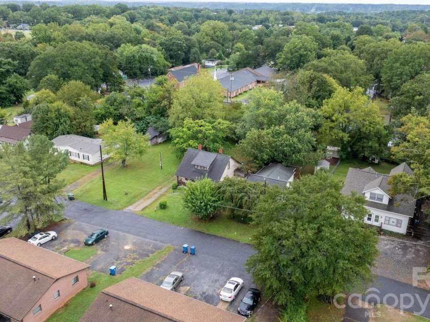 1847 2nd Avenue, Hickory, NC 28602.  MLS# CAR4428691, YatesRealty ID 53467. 