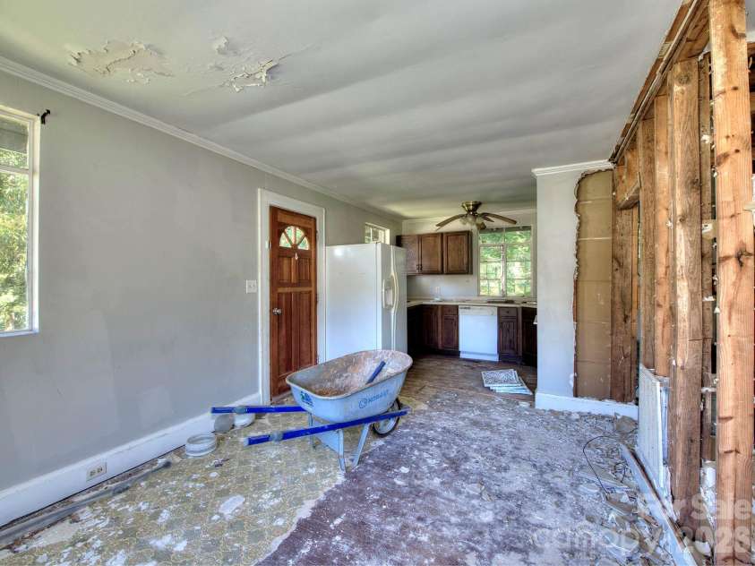 213 Hahn Place, Concord, NC 28025.  MLS# CAR4429094, YatesRealty ID 53468. 