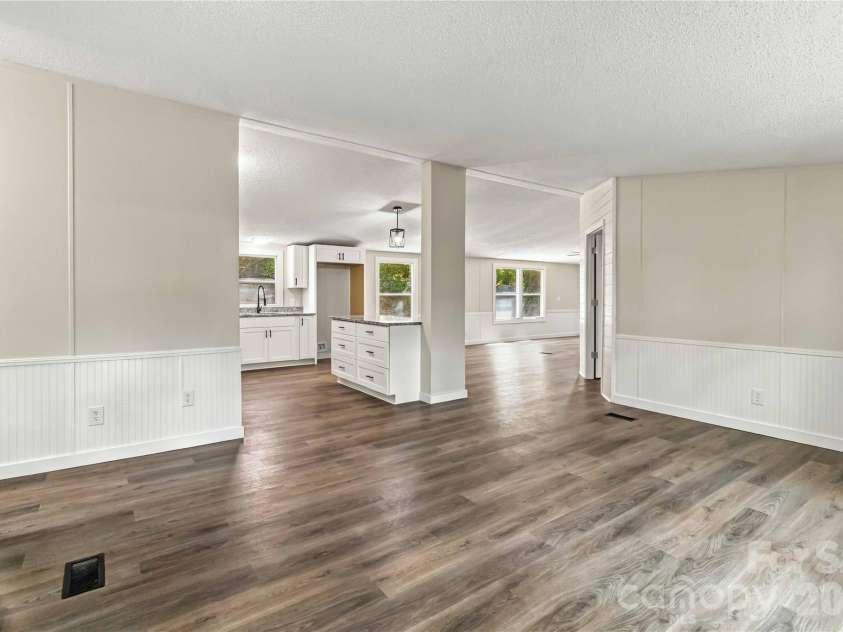 2212 Wildwood Drive, York, SC 29745.  MLS# CAR4429128, YatesRealty ID 53469. 