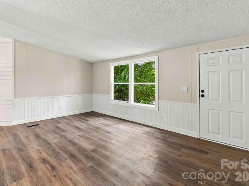2212 Wildwood Drive, York, SC 29745.  MLS# CAR4429128, YatesRealty ID 53469. 