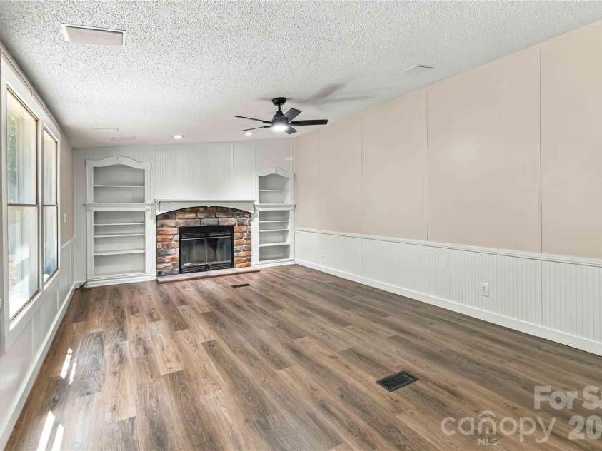 2212 Wildwood Drive, York, SC 29745.  MLS# CAR4429128, YatesRealty ID 53469. 