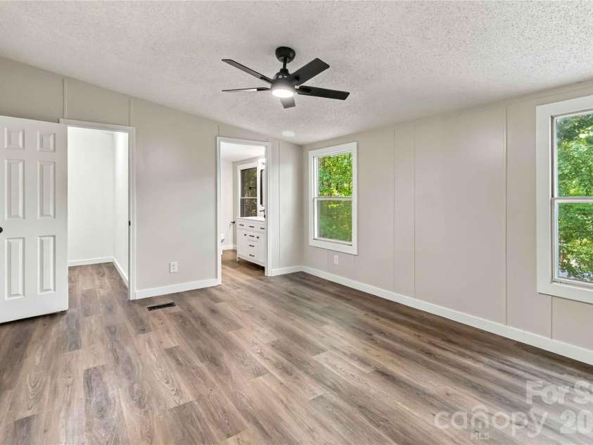 2212 Wildwood Drive, York, SC 29745.  MLS# CAR4429128, YatesRealty ID 53469. 