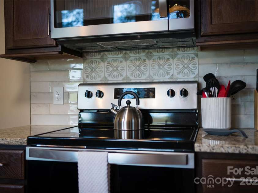 145 Banjo Lane, Waynesville, NC 28785.  MLS# CAR4235373, YatesRealty ID 5347. 