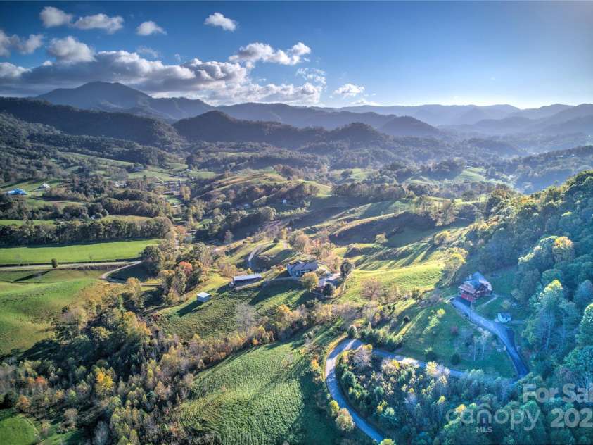 145 Banjo Lane, Waynesville, NC 28785.  MLS# CAR4235373, YatesRealty ID 5347. 