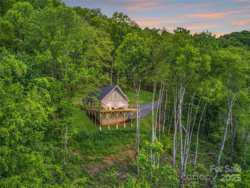 145 Banjo Lane, Waynesville, NC 28785.  MLS# CAR4235373, YatesRealty ID 5347. 