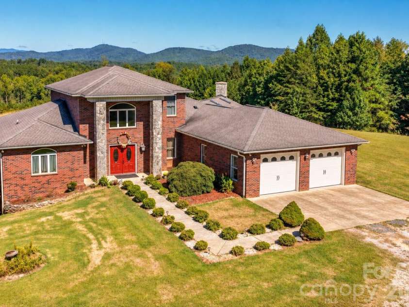 671 Mud Cut Loop, Marion, NC 28752.  MLS# CAR4426296, YatesRealty ID 53470. 