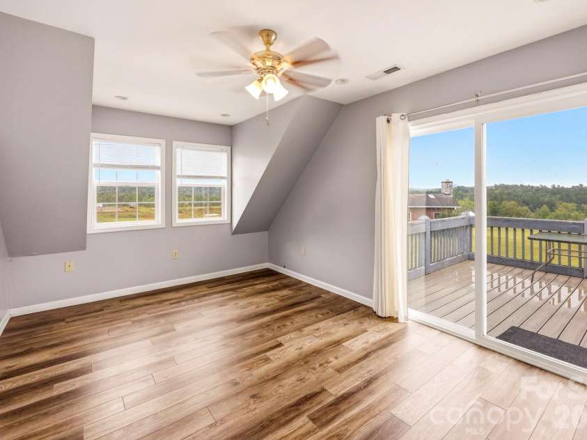 671 Mud Cut Loop, Marion, NC 28752.  MLS# CAR4426296, YatesRealty ID 53470. Apartment BR 2