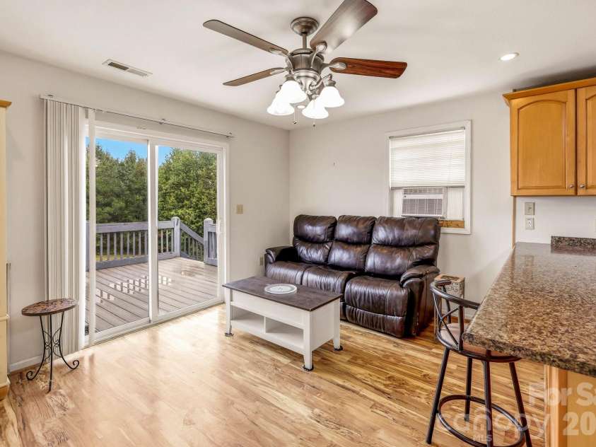 671 Mud Cut Loop, Marion, NC 28752.  MLS# CAR4426296, YatesRealty ID 53470. Apartment Den