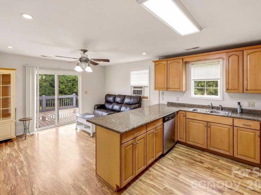 671 Mud Cut Loop, Marion, NC 28752.  MLS# CAR4426296, YatesRealty ID 53470. Apartment Kitchen/Den