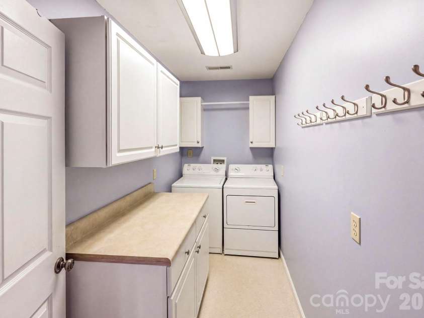671 Mud Cut Loop, Marion, NC 28752.  MLS# CAR4426296, YatesRealty ID 53470. Apartment Laundry