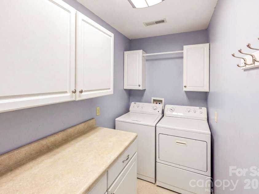 671 Mud Cut Loop, Marion, NC 28752.  MLS# CAR4426296, YatesRealty ID 53470. Apartment Laundry