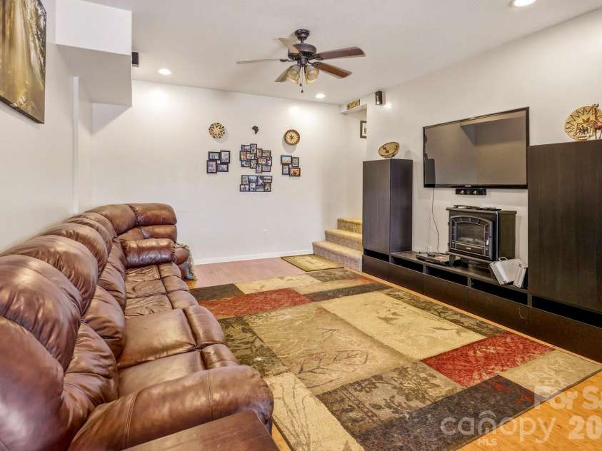 671 Mud Cut Loop, Marion, NC 28752.  MLS# CAR4426296, YatesRealty ID 53470. Basement Den