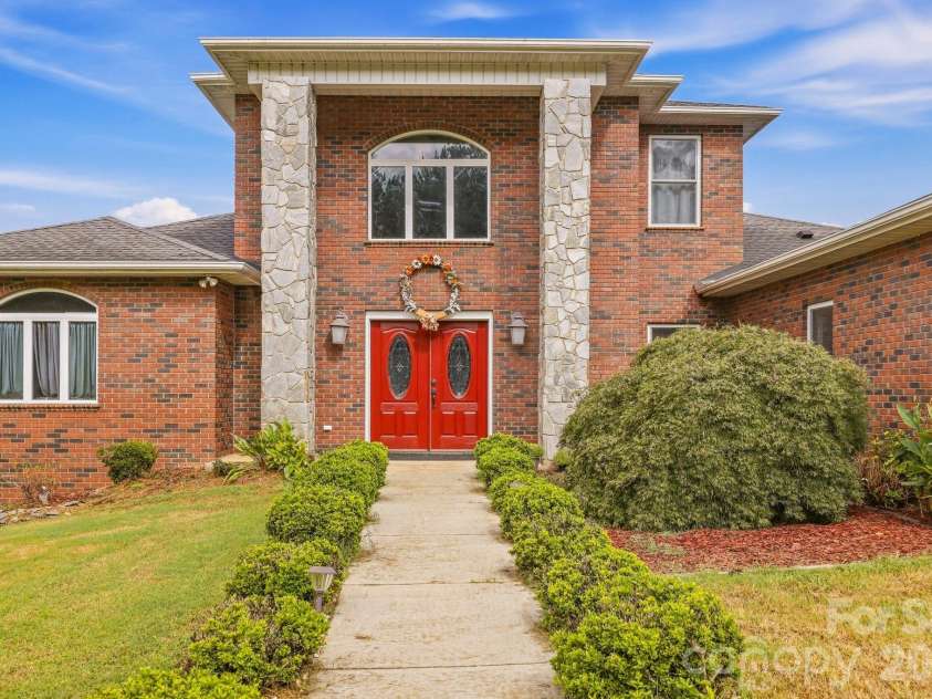 671 Mud Cut Loop, Marion, NC 28752.  MLS# CAR4426296, YatesRealty ID 53470. Front