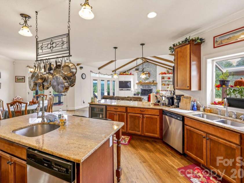 671 Mud Cut Loop, Marion, NC 28752.  MLS# CAR4426296, YatesRealty ID 53470. Main Kitchen