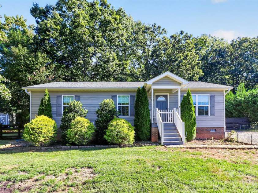 2454 Oak Valley Lane, Maiden, NC 28650.  MLS# CAR4428248, YatesRealty ID 53475. 