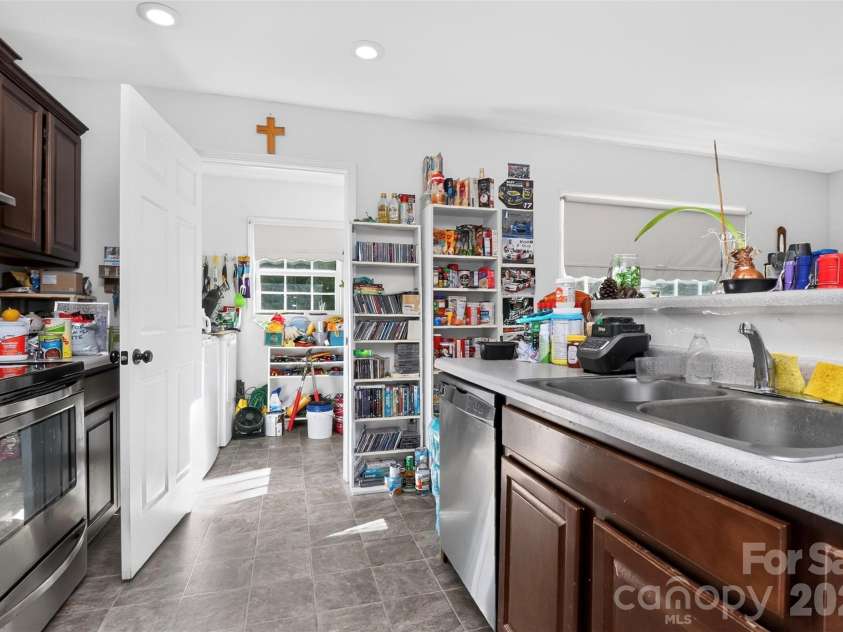 2454 Oak Valley Lane, Maiden, NC 28650.  MLS# CAR4428248, YatesRealty ID 53475. 