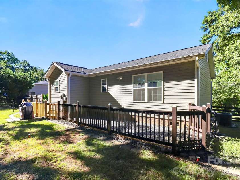 2454 Oak Valley Lane, Maiden, NC 28650.  MLS# CAR4428248, YatesRealty ID 53475. 