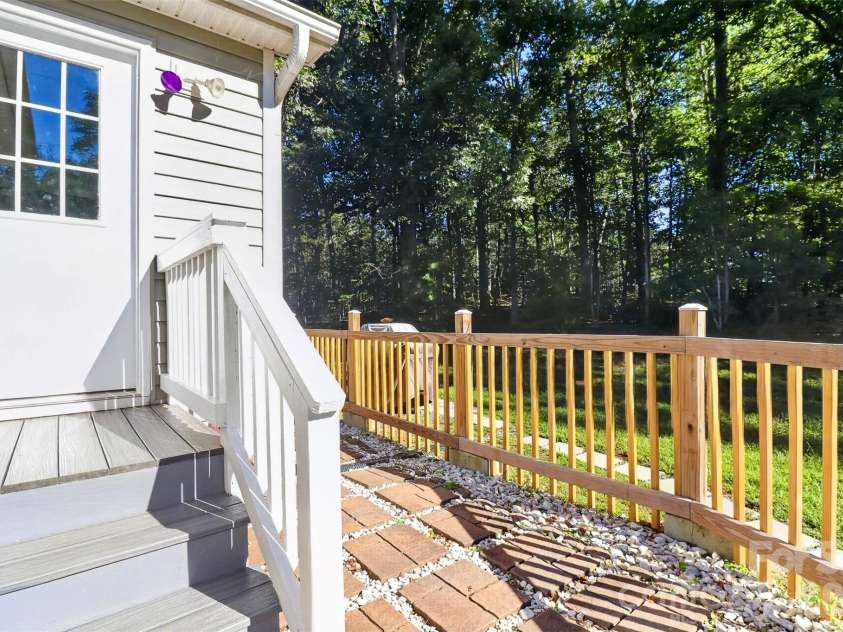2454 Oak Valley Lane, Maiden, NC 28650.  MLS# CAR4428248, YatesRealty ID 53475. 