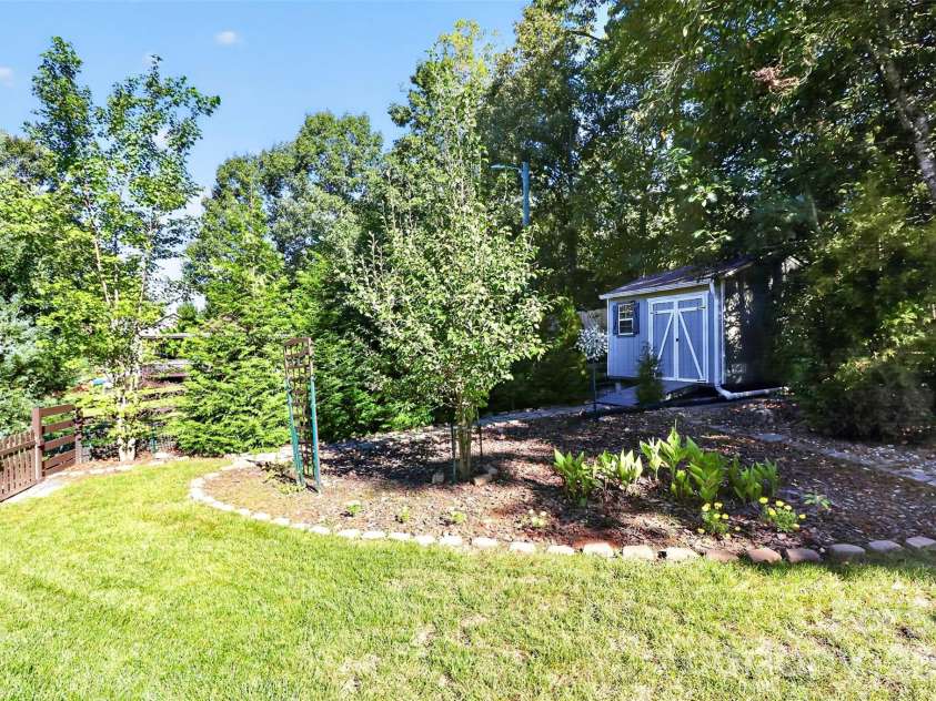 2454 Oak Valley Lane, Maiden, NC 28650.  MLS# CAR4428248, YatesRealty ID 53475. 
