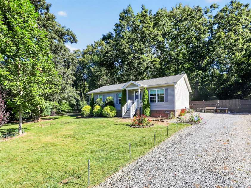 2454 Oak Valley Lane, Maiden, NC 28650.  MLS# CAR4428248, YatesRealty ID 53475. 