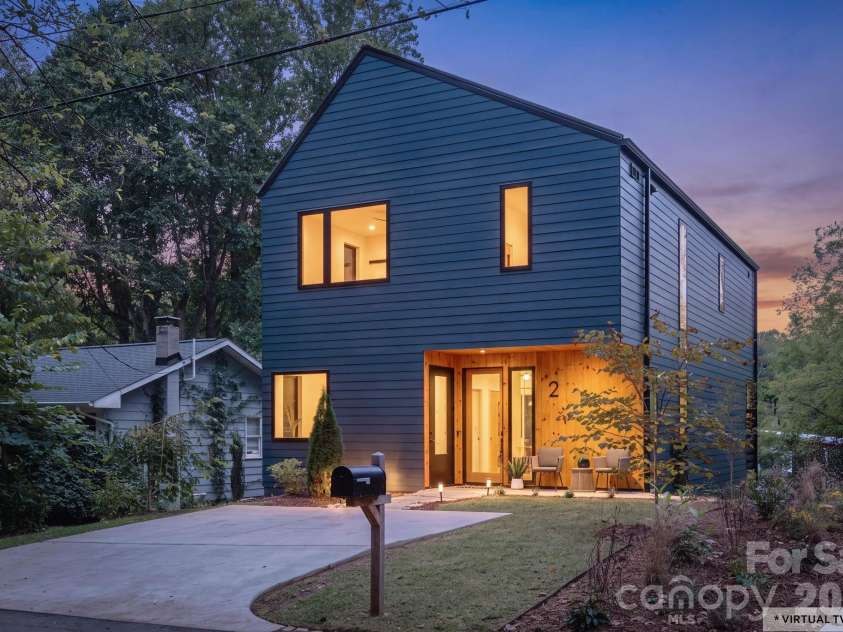 2 Davenport Place, Asheville, NC 28806.  MLS# CAR4427728, YatesRealty ID 53476. 