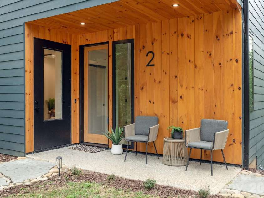 2 Davenport Place, Asheville, NC 28806.  MLS# CAR4427728, YatesRealty ID 53476. 