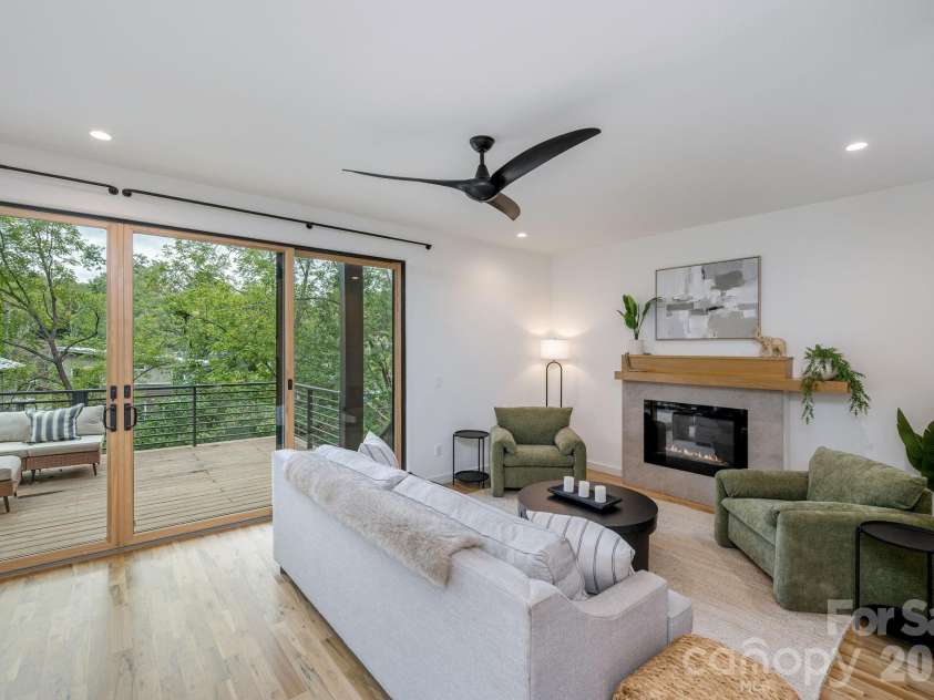 2 Davenport Place, Asheville, NC 28806.  MLS# CAR4427728, YatesRealty ID 53476. 