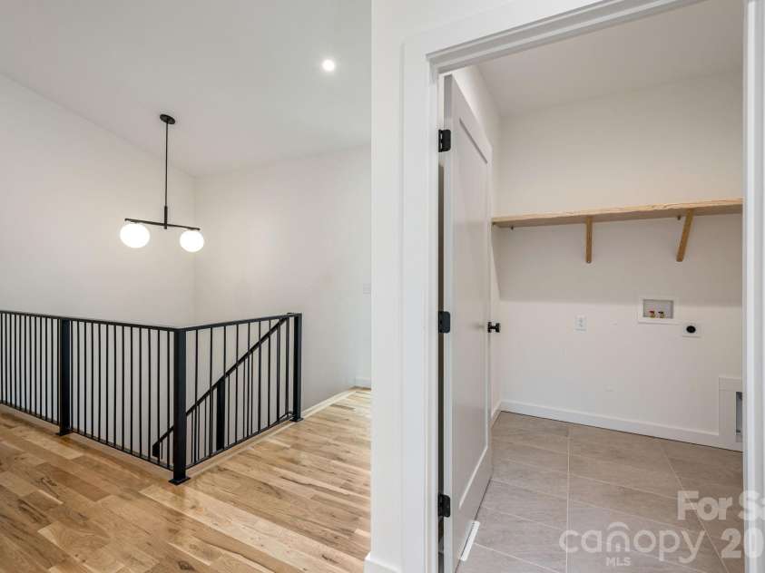 2 Davenport Place, Asheville, NC 28806.  MLS# CAR4427728, YatesRealty ID 53476. 