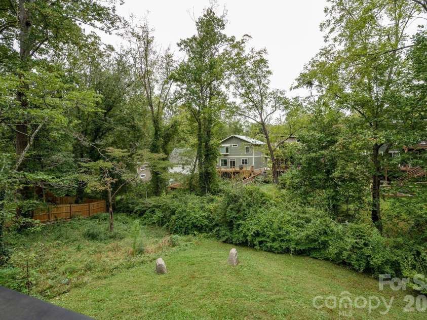 2 Davenport Place, Asheville, NC 28806.  MLS# CAR4427728, YatesRealty ID 53476. 