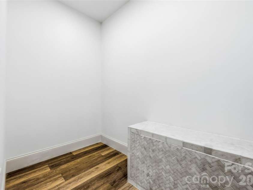 10447 Glenmere Creek Circle, Charlotte, NC 28262.  MLS# CAR4424069, YatesRealty ID 53478. 