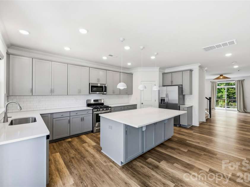 10447 Glenmere Creek Circle, Charlotte, NC 28262.  MLS# CAR4424069, YatesRealty ID 53478. 