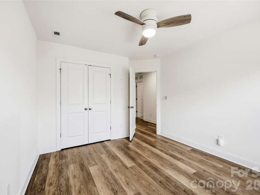 10447 Glenmere Creek Circle, Charlotte, NC 28262.  MLS# CAR4424069, YatesRealty ID 53478. 